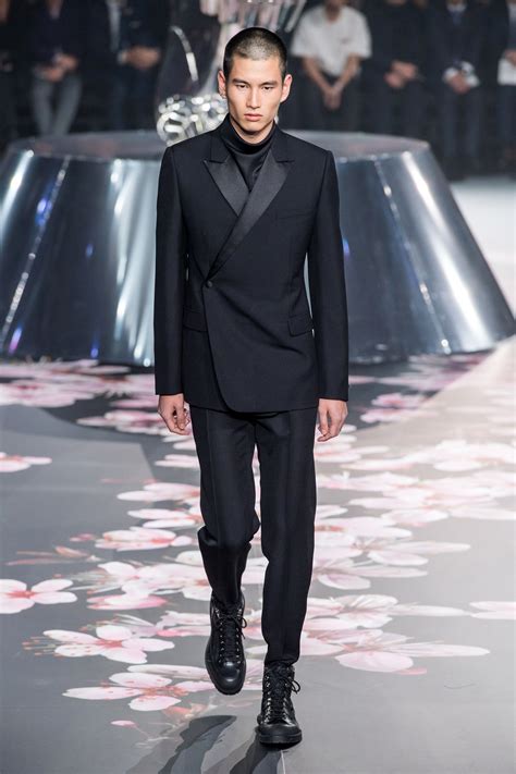 dior homme winter 2019|Dior men's dresses.